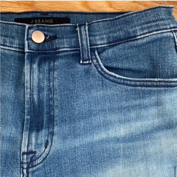 J Brand Tate Boy Fit Relaxed Jeans in Sorority Raze 26 - Picture 8 of 11